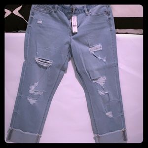 Boyfriend Crop Distressed Jeans